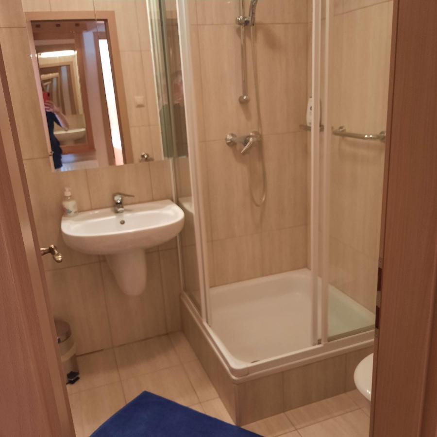 Kata Apartman Apartment บุค ภายนอก รูปภาพ